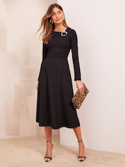 Friends Like These – Tailored-Fit-Midikleid mit abstrakter Schnalle - Bild 1 von 4
