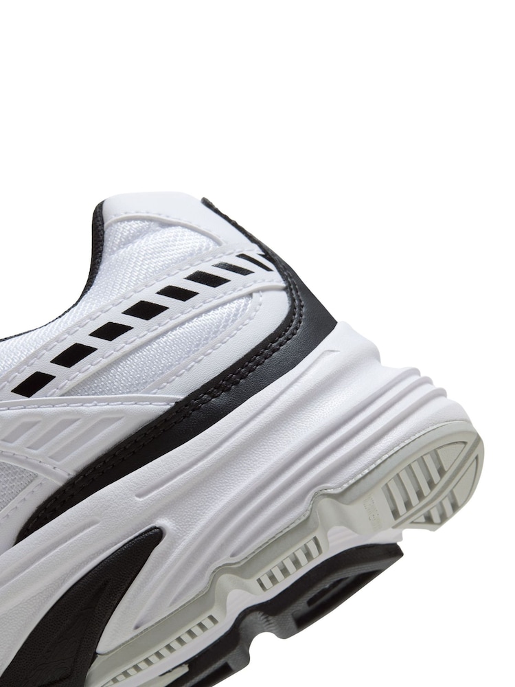 Nike White Initiator Trainers - Image 10 of 10