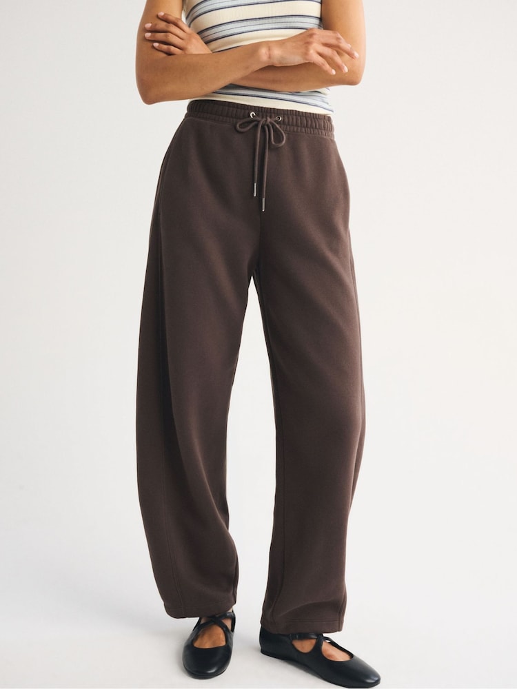 Abercrombie & Fitch Brown Exposedd Seam Barrel Joggers - Image 1 of 5
