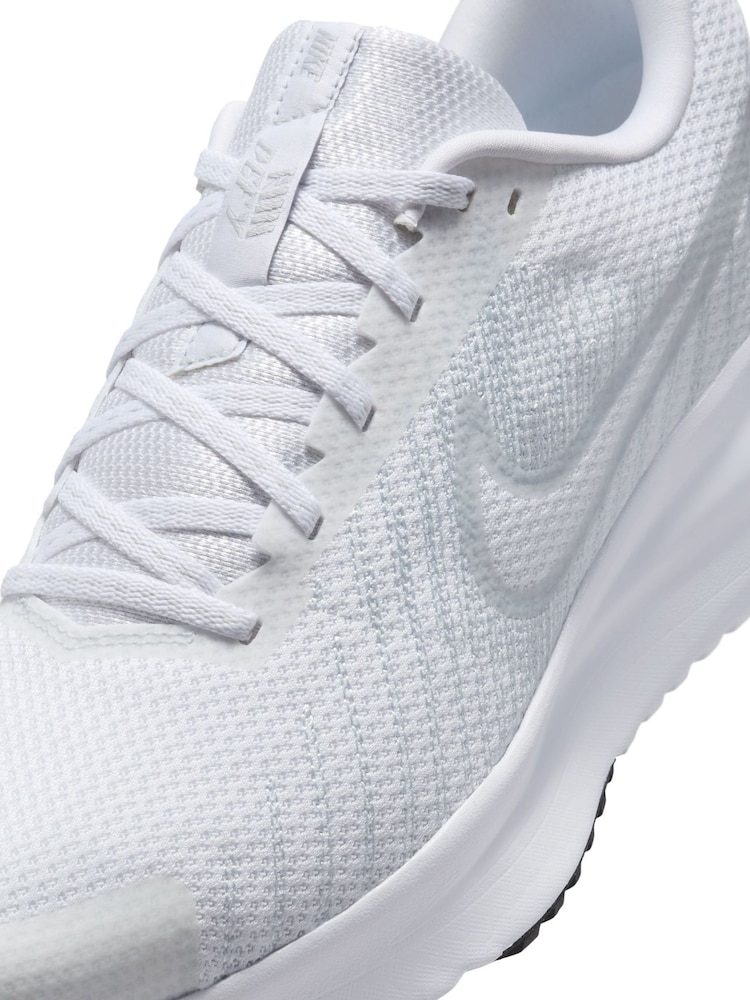 Nike White Run Defy Road Running Trainers - Image 7 of 9