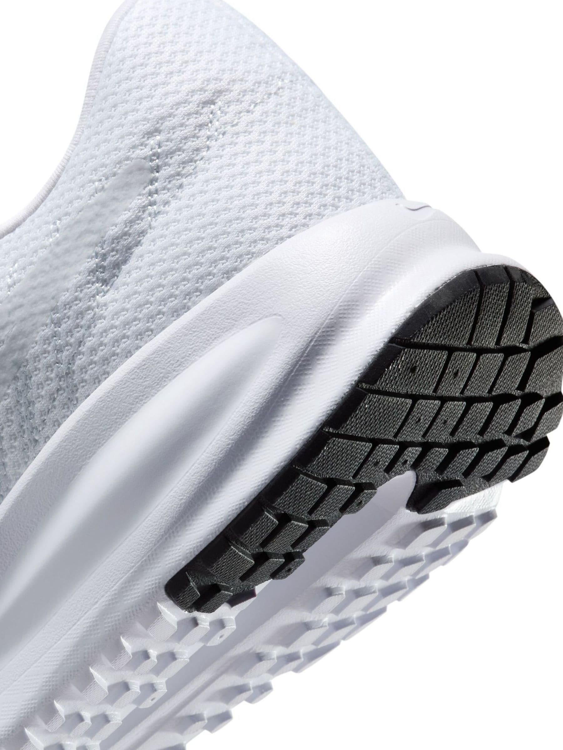 Cumpără Alb - Pantofi de alergare Nike Run Defy Roads from Next