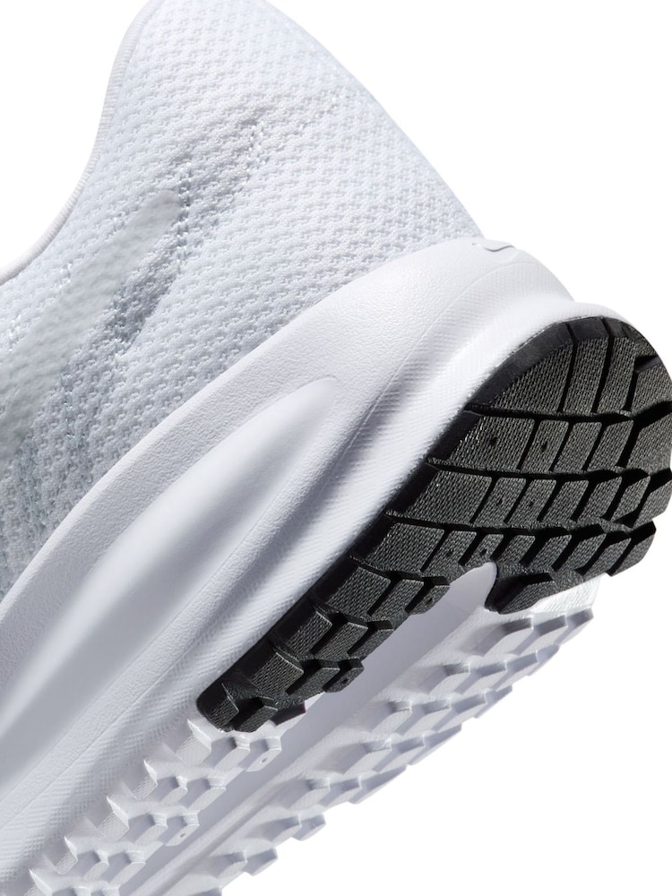 Nike White Run Defy Road Running Trainers - Image 8 of 9