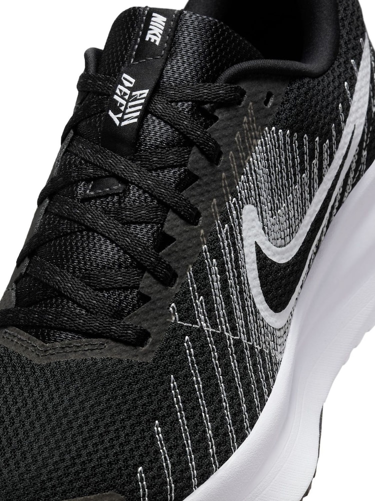 Nike Black/White Run Defy Road Running Trainers - Image 10 of 11