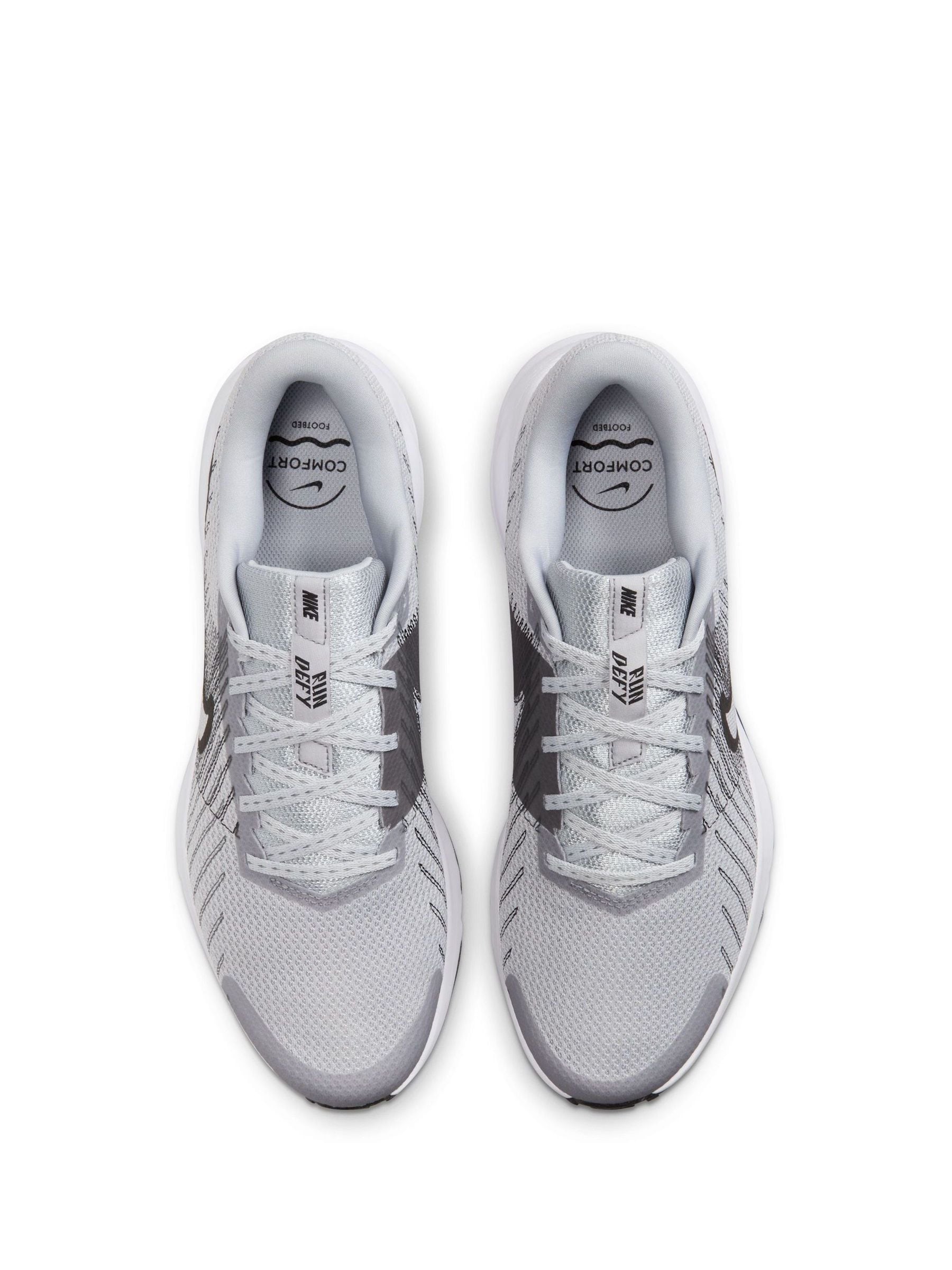 Next：日本 グレー / ホワイト - Nike Run Defy ロードランニング