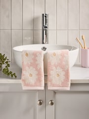 Set of 2 Pink 100% Cotton Daisy Face Cloths - Image 1 of 3