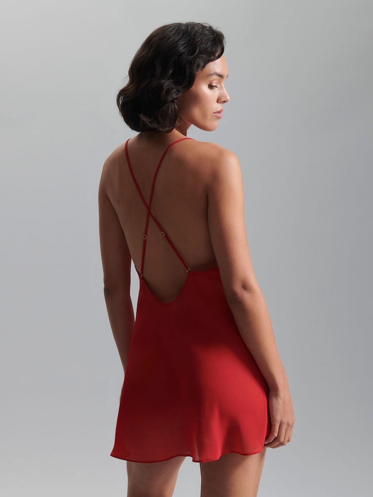 Rood - Bluebella Rosalie Kort, diep uitgesneden satijnen chemise met rozenborduursel - Image 2 of 3