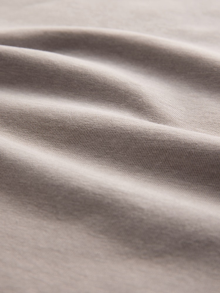 Schwarz/Weiß/Taupe Braun - The Set – Kurzarm-T-Shirts aus 100 % Baumwolle in Relaxed-Fit, 3er-Pack - Bild 12 von 12 Schwarz/Weiß/Taupe Braun - The Set – Kurzarm-T-Shirts aus 100 % Baumwolle in Relaxed-Fit, 3er-Pack - Bild 12 von 12