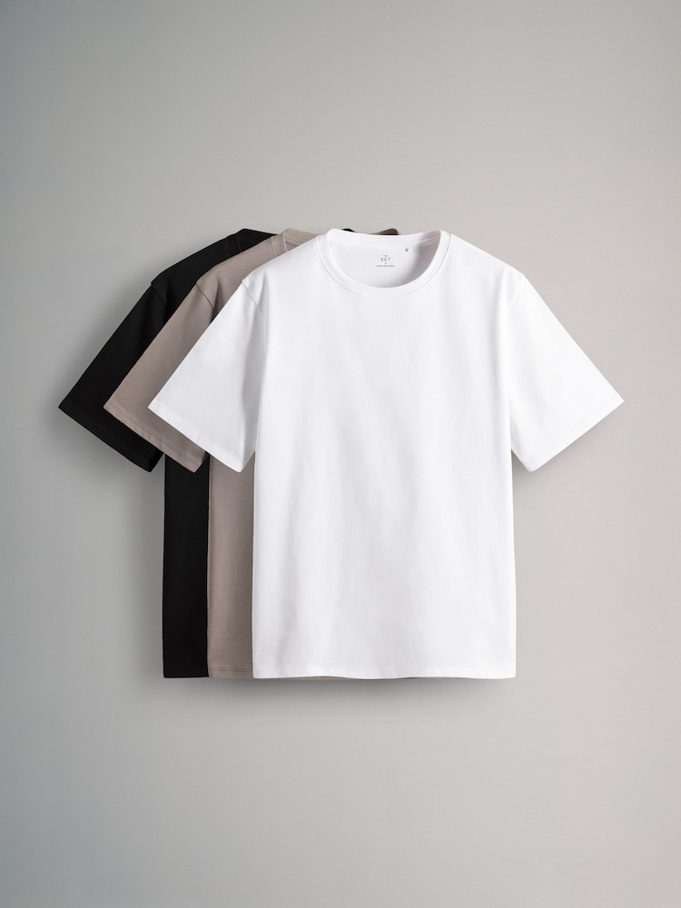 Schwarz/Weiß/Taupe Braun - The Set – Kurzarm-T-Shirts aus 100 % Baumwolle in Relaxed-Fit, 3er-Pack - Bild 2 von 12 Schwarz/Weiß/Taupe Braun - The Set – Kurzarm-T-Shirts aus 100 % Baumwolle in Relaxed-Fit, 3er-Pack - Bild 2 von 12