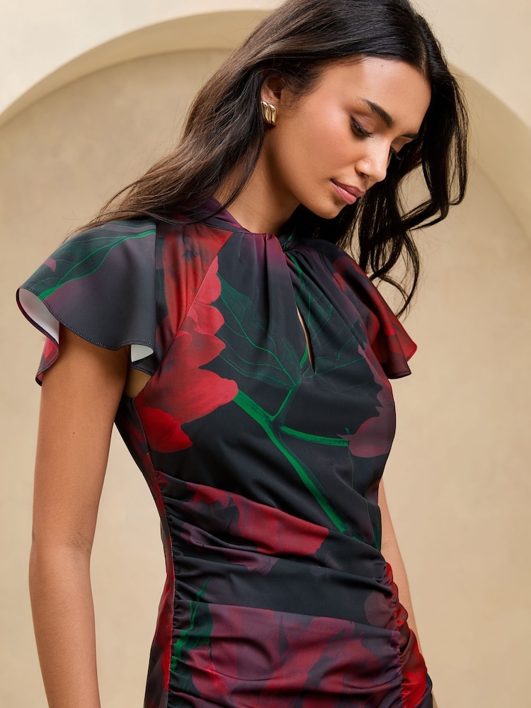 Negro floral - Lipsy Short Sleeve Ruched Keyhole Fit And Flare Midi Dress - Imagen 4 de 4