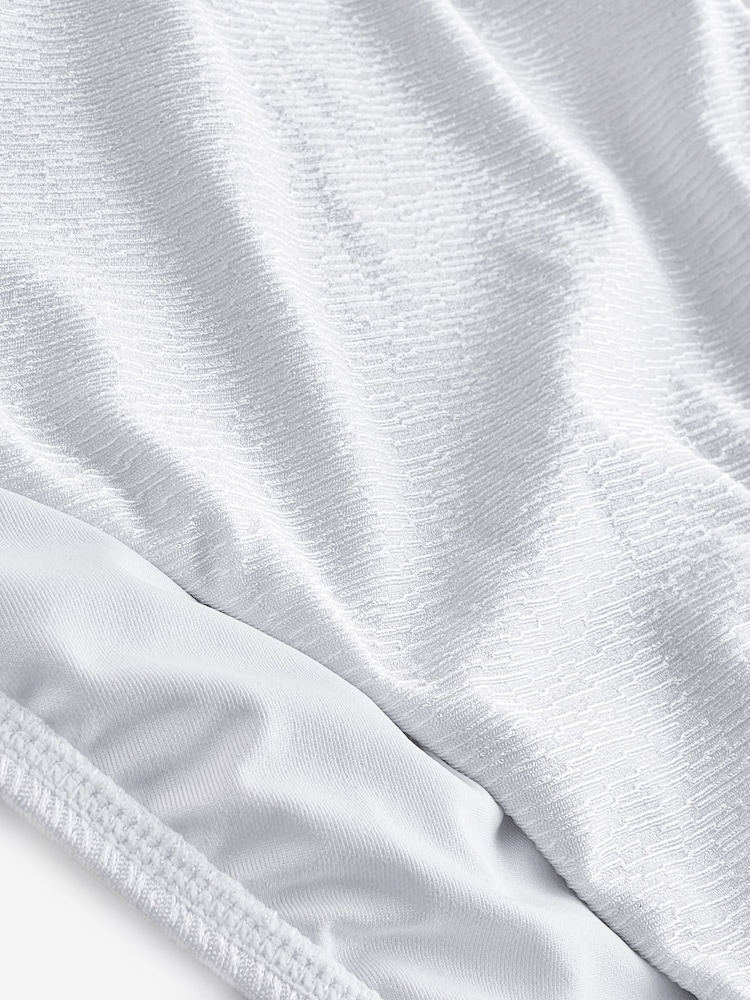 B by Ted Baker Zip Hardware Tummy Control White Texture Swimsuit - Imagen 7 de 7 B by Ted Baker Zip Hardware Tummy Control White Texture Swimsuit - Imagen 7 de 7