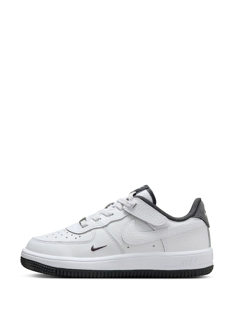 Zapatillas de deporte para niños bajas Little Force 1 Bajo EasyOn LV8 4 de Nike - Imagen 2 de 10