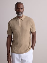 Neutrale Farbe - Normale Passform Silk Rich Signature Kurzarm-Poloshirt mit Rippenstruktur-Strick - Bild 4 von 8