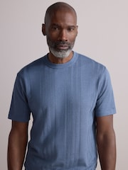 Синий - Футболка Regular Fit TENCEL ™ Signature с короткими рукавами и текстурированными полосками - Image 4 of 8