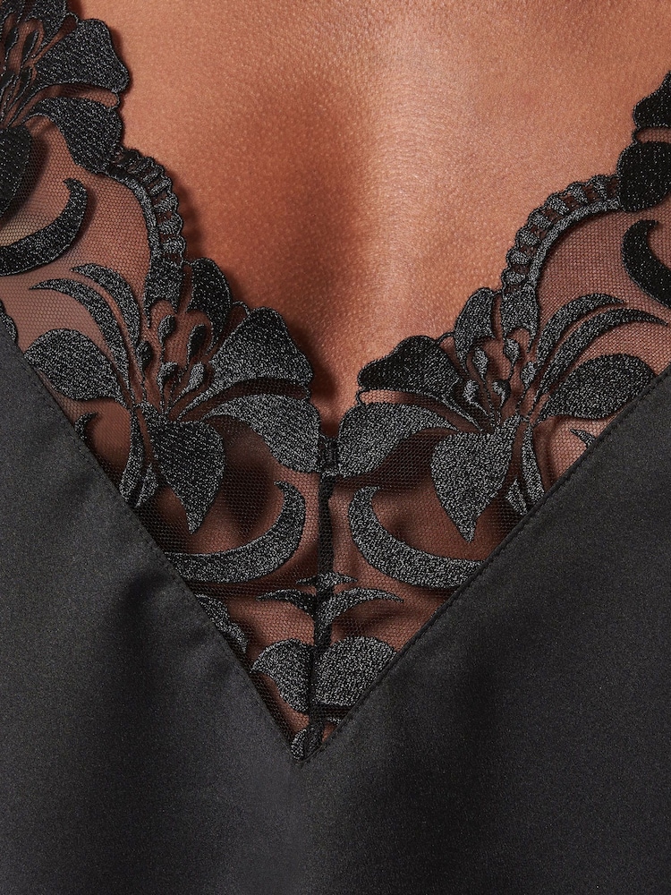 Bluebella Leonora Luxury Satin Cami and Shorts Set - Image 5 of 5