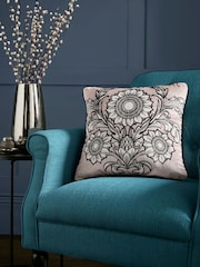 Бархатная подушка Laurence Llewelyn-Bowen Romilly - Изображение 1 из 4