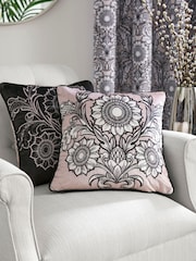 Бархатная подушка Laurence Llewelyn-Bowen Romilly - Изображение 2 из 4