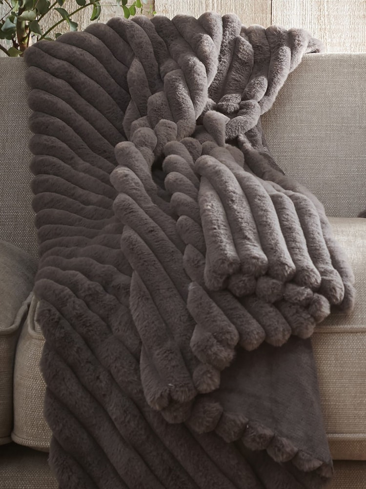 Appletree Morritz Faux Fur Bedspread - Imagem 2 de 5