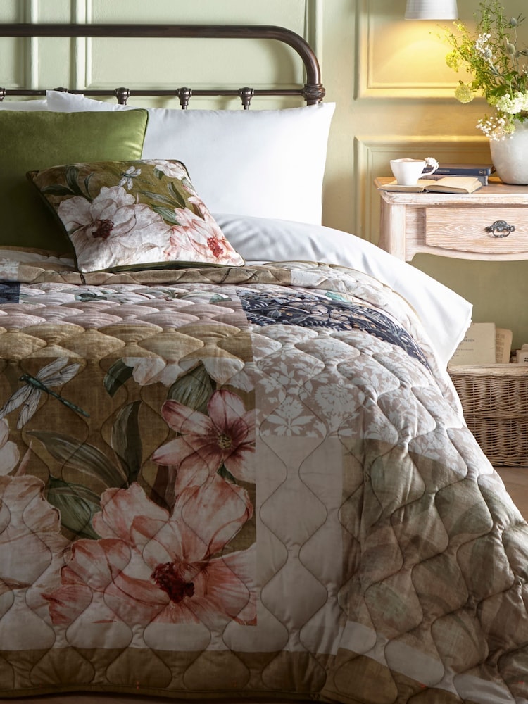 Appletree Green Velvet Elswyth Bedspread - Image 2 of 3