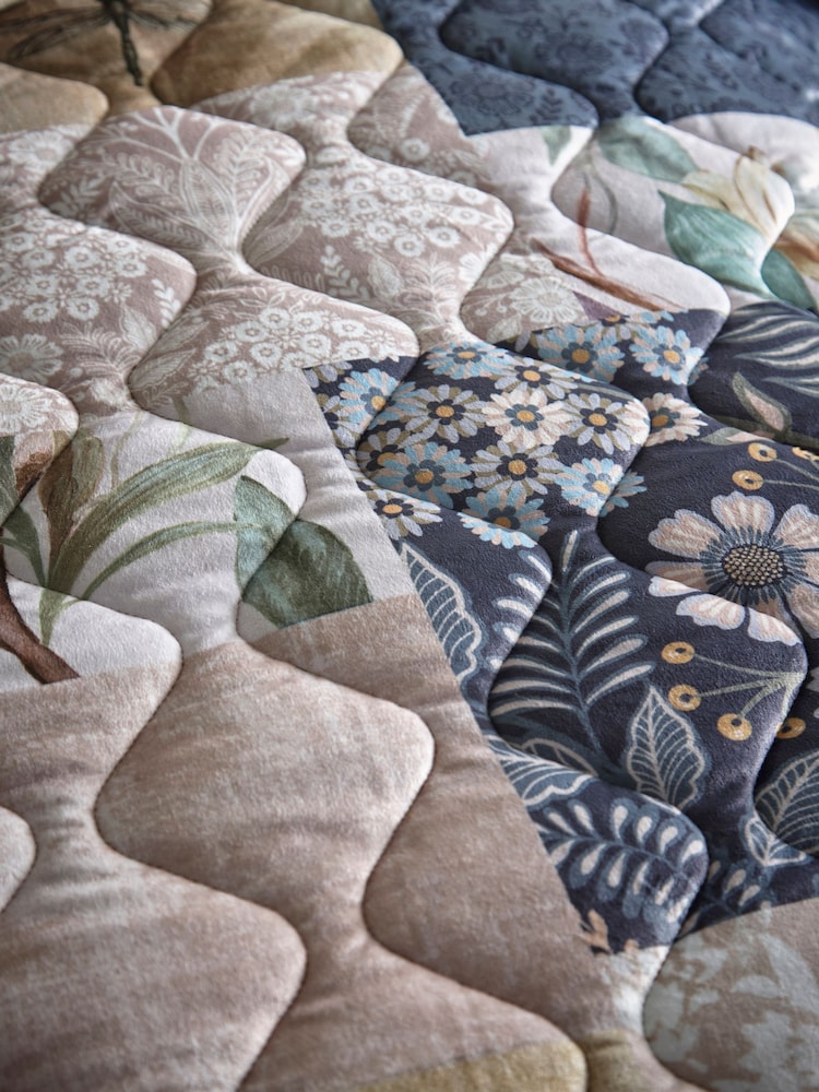Appletree Green Velvet Elswyth Bedspread - Image 3 of 3