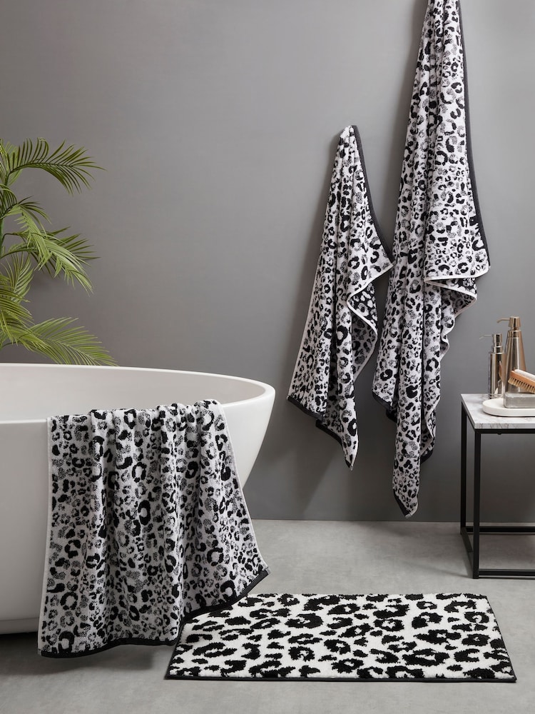 Fusion Black Animal Print Jacquard Bath 100% Cotton Towel - Image 2 of 3