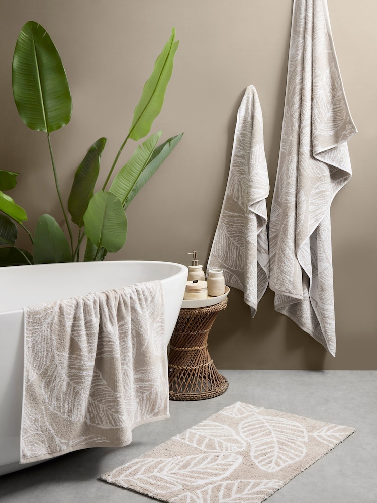 Fusion Natural Matteo Jacquard Bath 100% Cotton Towel - Image 2 of 3