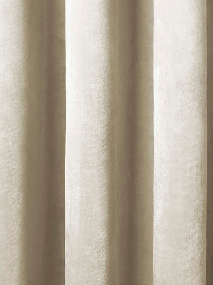 Laurence Llewelyn-Bowen Montrose Velvet Blackout Thermal Eyelet Curtains - 圖片 3，共 3