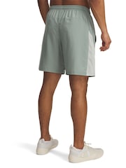Verde - Under Armour Core Woven Shorts - Imagen 2 de 3