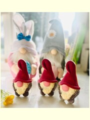 Choc on Choc Choc on Choc 3 Red Hats Chocolate Christmas Gonks - Image 2 of 2