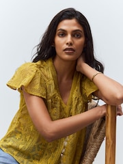 Коричневато-желтый - V-Neck Short Sleeve Lace Blouse - Image 1 of 6