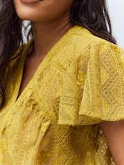 Коричневато-желтый - V-Neck Short Sleeve Lace Blouse - Image 6 of 6