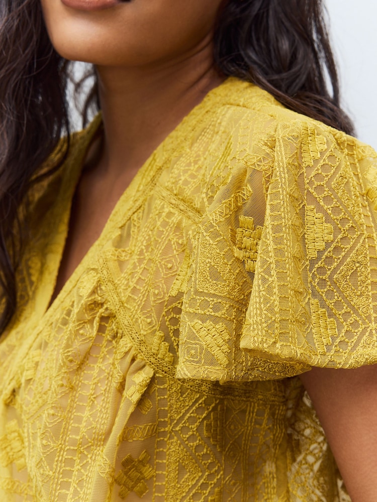 Коричневато-желтый - V-Neck Short Sleeve Lace Blouse - Image 6 of 6