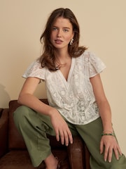 Белый - V-Neck Short Sleeve Lace Blouse - Image 1 of 7