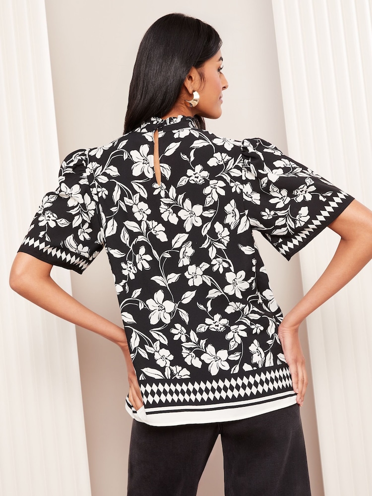 أسود/أبيض - Friends Like These Flutter Sleeve Blouse - صورة 4 من 4