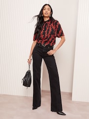 أحمر - Friends Like These Flutter Sleeve Blouse - صورة 2 من 4