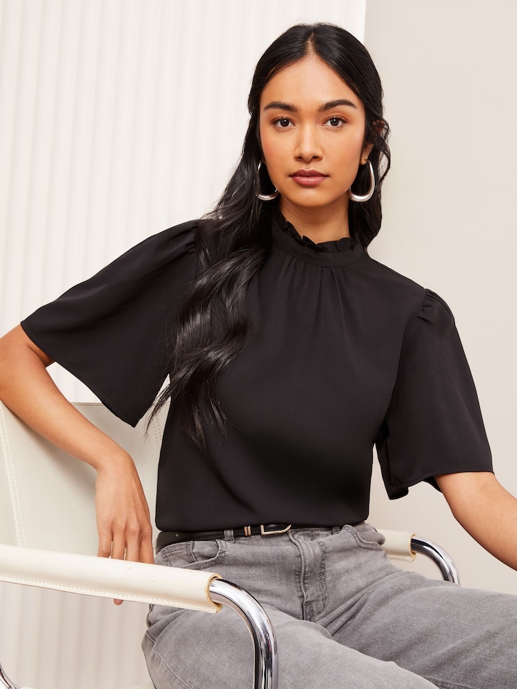 أسود - Friends Like These Flutter Sleeve Blouse - صورة 2 من 4
