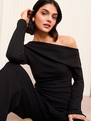 Zwart - Friends Like These Long Sleeve Off the Shoulder Ribbed Jersey Top - Image 1 of 4