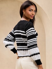 Monocromático - Lipsy Crochet Summer Stitch Pointelle Knit Long Sleeve Top - Imagen 4 de 4