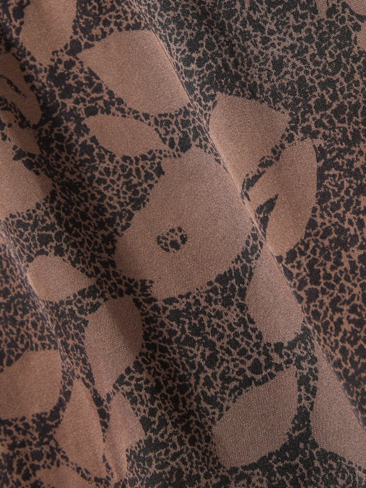 Reiss Mink/Black Chloe Satin Printed Pyjama Set - Image 5 of 5