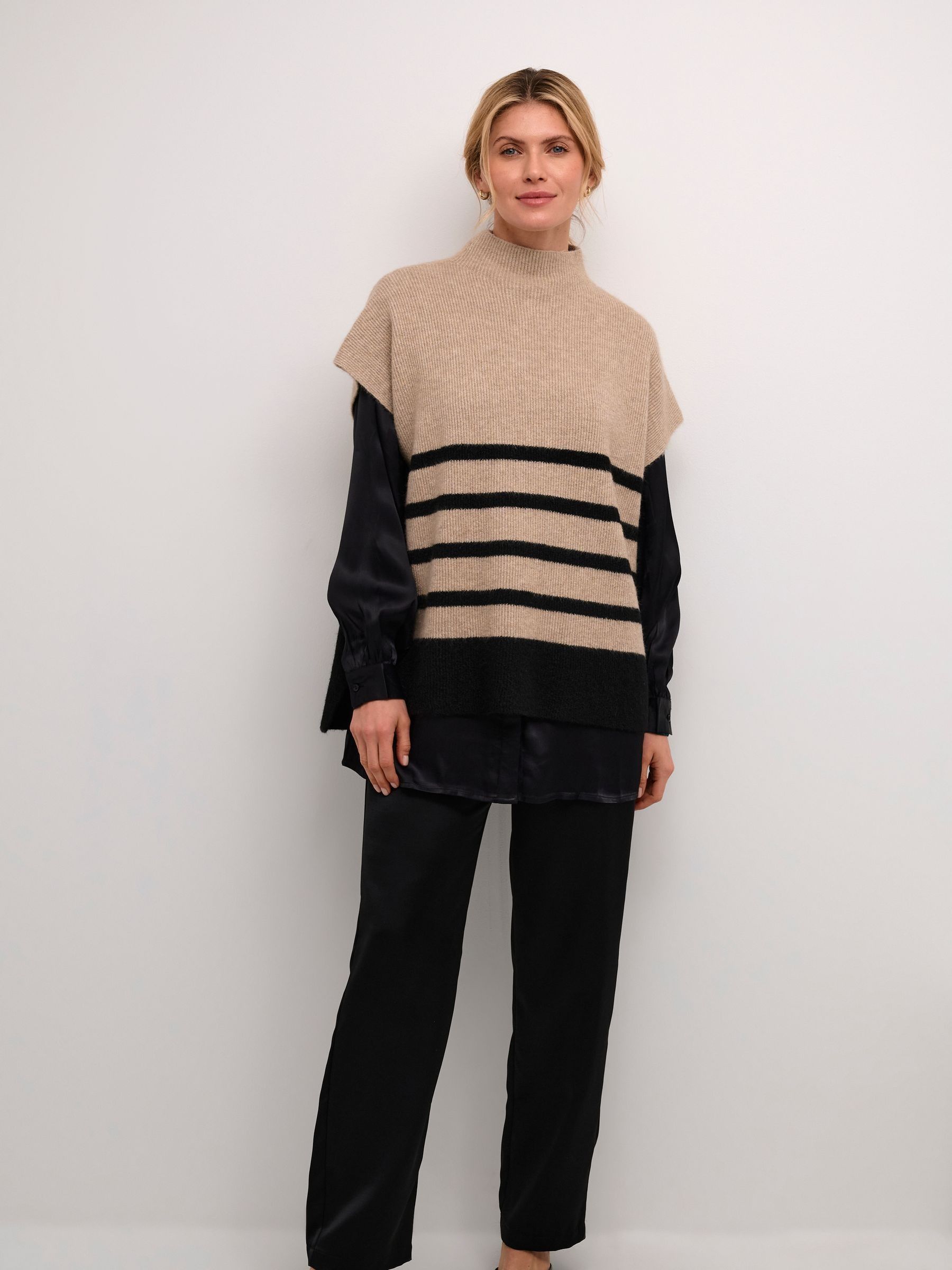 Cream Loose Fit CRStari Slipover Turtleneck Black Jumper