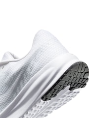 Nike White Run Defy Road Running Trainers - Image 9 of 9