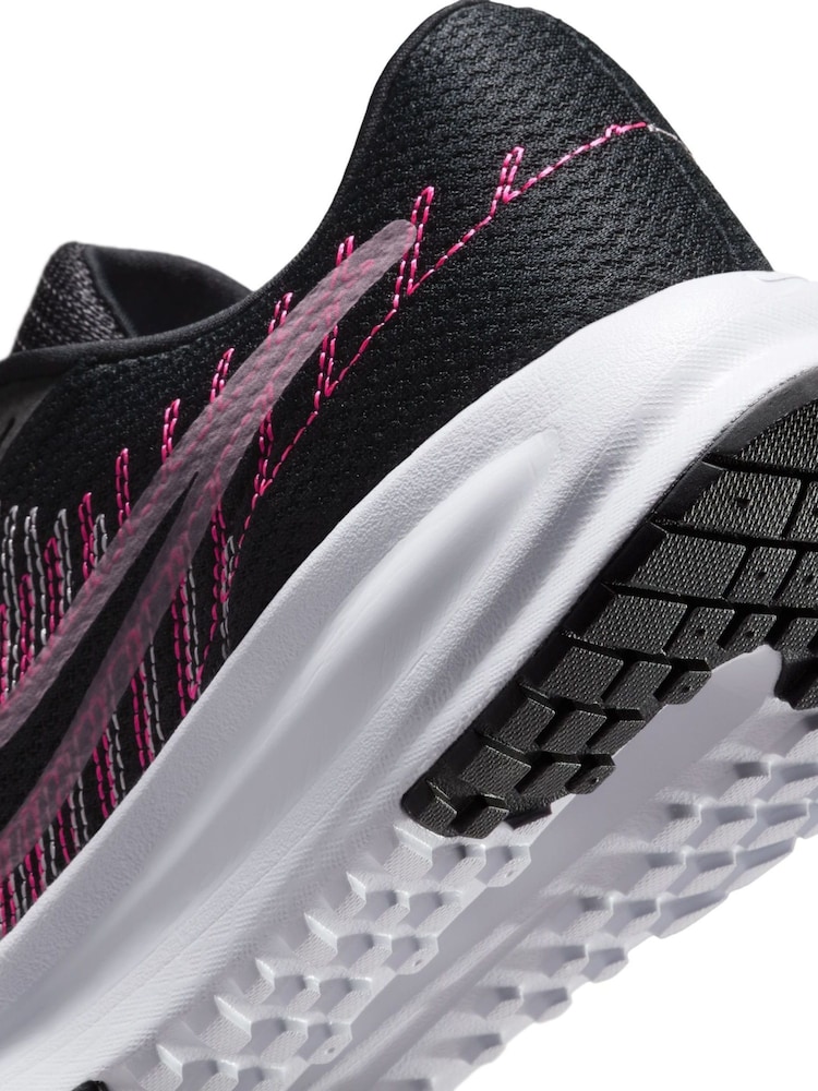 Schwarz und Pink - Nike – Run Defy Road –Laufschuhe - Bild 11 von 11 Schwarz und Pink - Nike – Run Defy Road –Laufschuhe - Bild 11 von 11