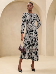 Schwarz - Lipsy Langarm bedrucktes Jersey-Midi-Kleid mit Unterbrustband - Image 1 of 4