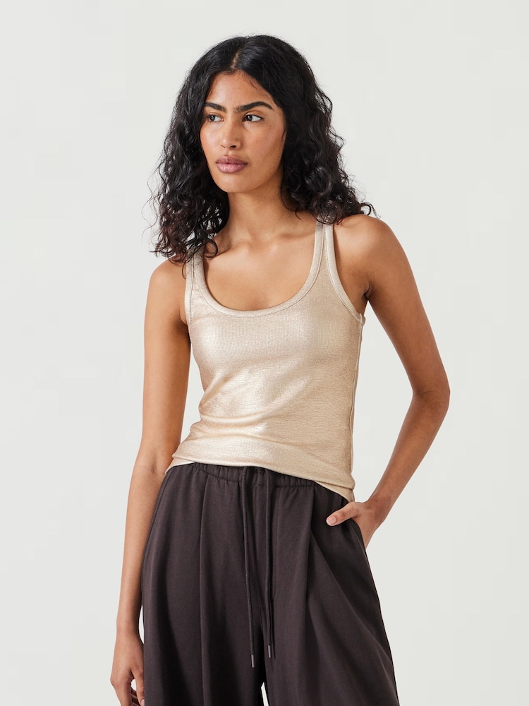 zlata (barva); zlato - Hush Alyssa V metalnih barvah Rib Vest - Slika 1 iz 4 zlata (barva); zlato - Hush Alyssa V metalnih barvah Rib Vest - Slika 1 iz 4