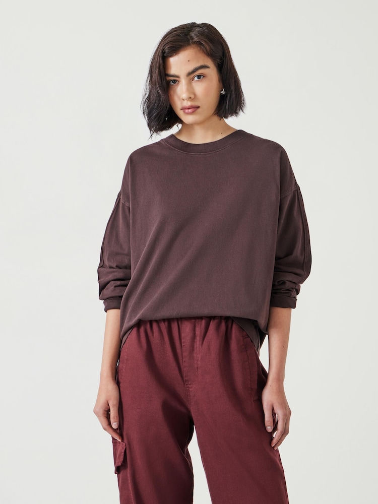 Braun - Hush Flo Oversized Long Sleeve 100% Cotton T-Shirt - Bild 1 von 4