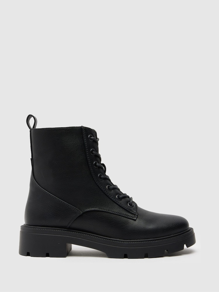 Črni gležnjarji z vezalkami Schuh Andria - Slika 1 iz 4
