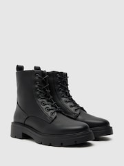 Črni gležnjarji z vezalkami Schuh Andria - Slika 2 iz 4