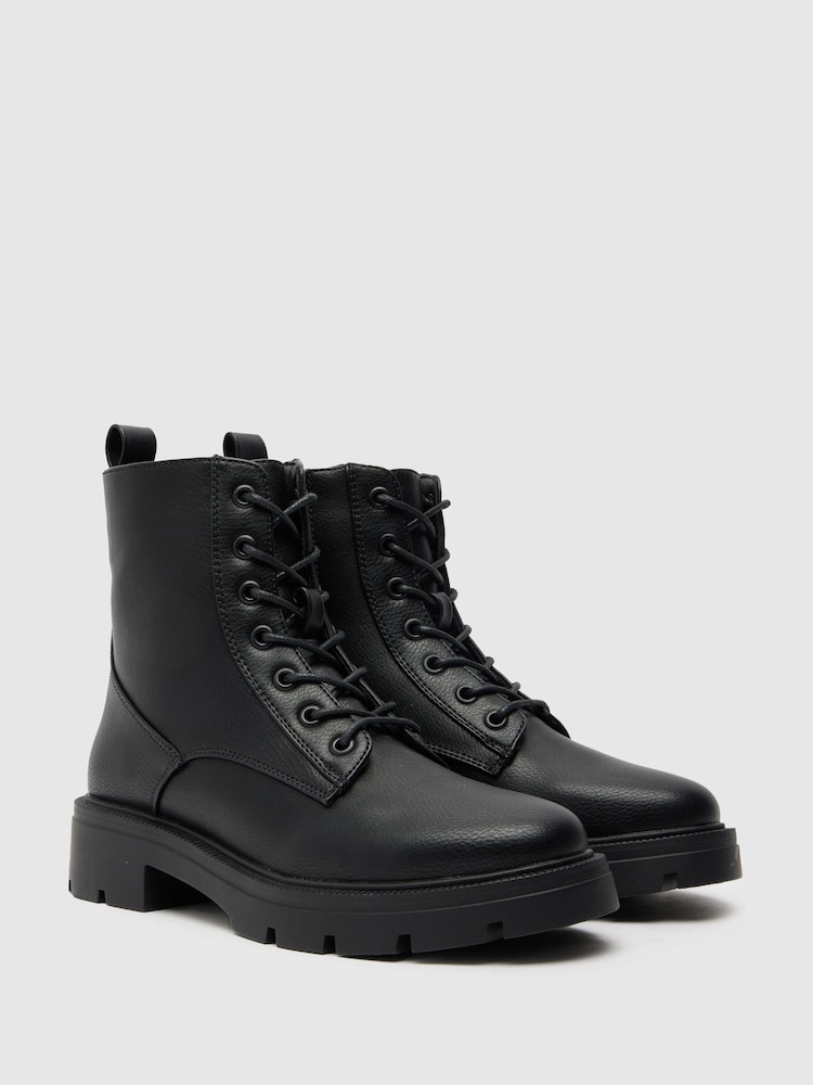 Črni gležnjarji z vezalkami Schuh Andria - Slika 2 iz 4