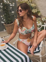 Kew Collection ecru/crèmekleurig met bloemenprint - Bikini broekje met print - Image 4 of 10