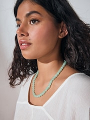 Green Beaded Necklace - Image 2 of 7