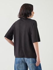 Negro - Hush Reece Relaxed T-Shirt - Imagen 3 de 5